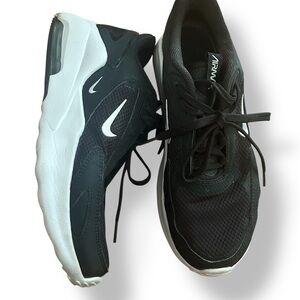 Nike Black and White Women’s Airmax Sneakers